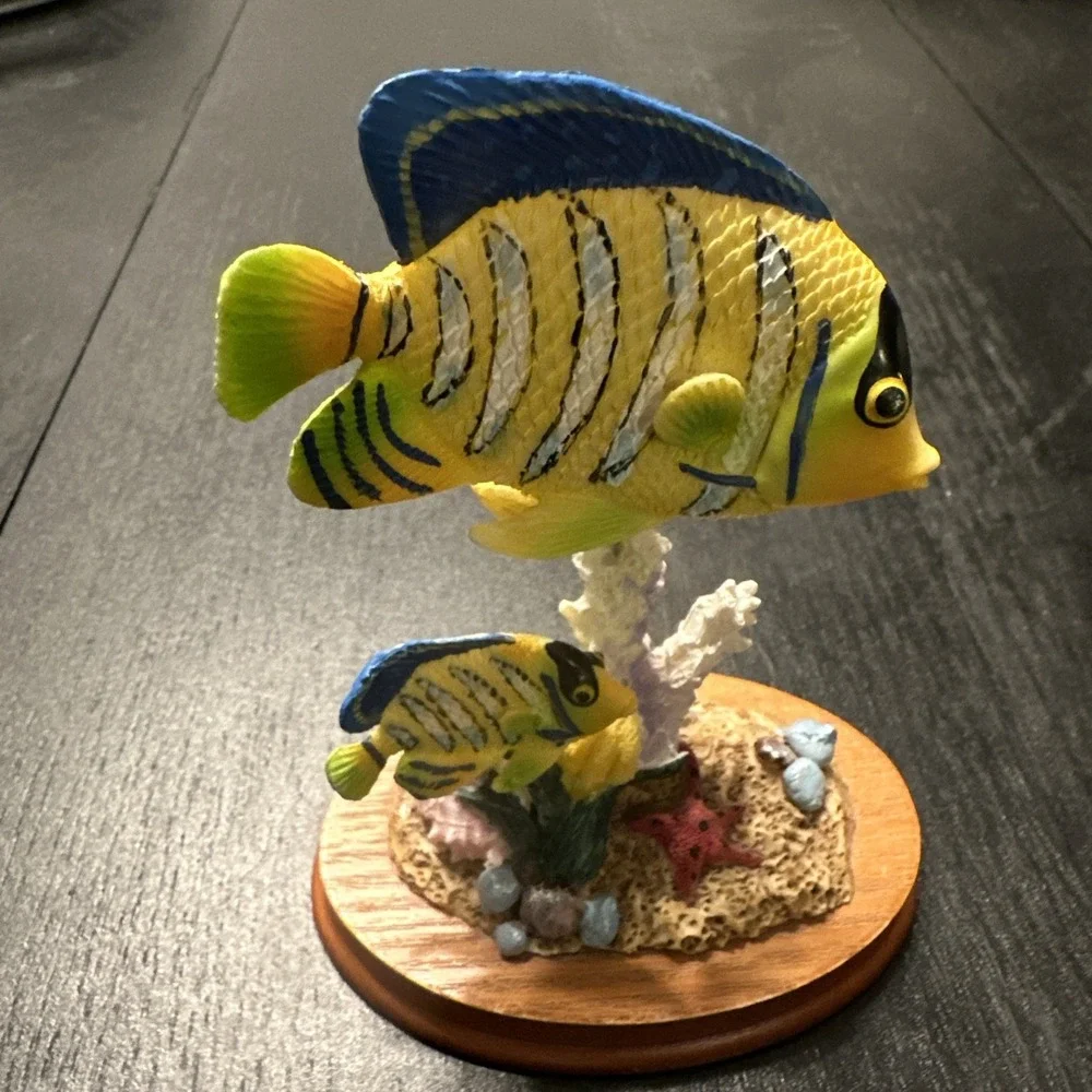 Tropical Fish Figurine Resin With Wood Stand 5.25